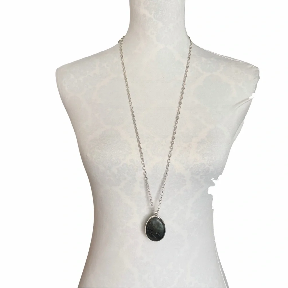 Stella & Dot Silver Sanibel Two Sided Stone Pendant Necklace Green / Labadorite